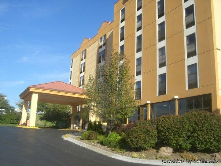 Holiday Inn Express & Suites Central Omaha By Ihg Exterior foto